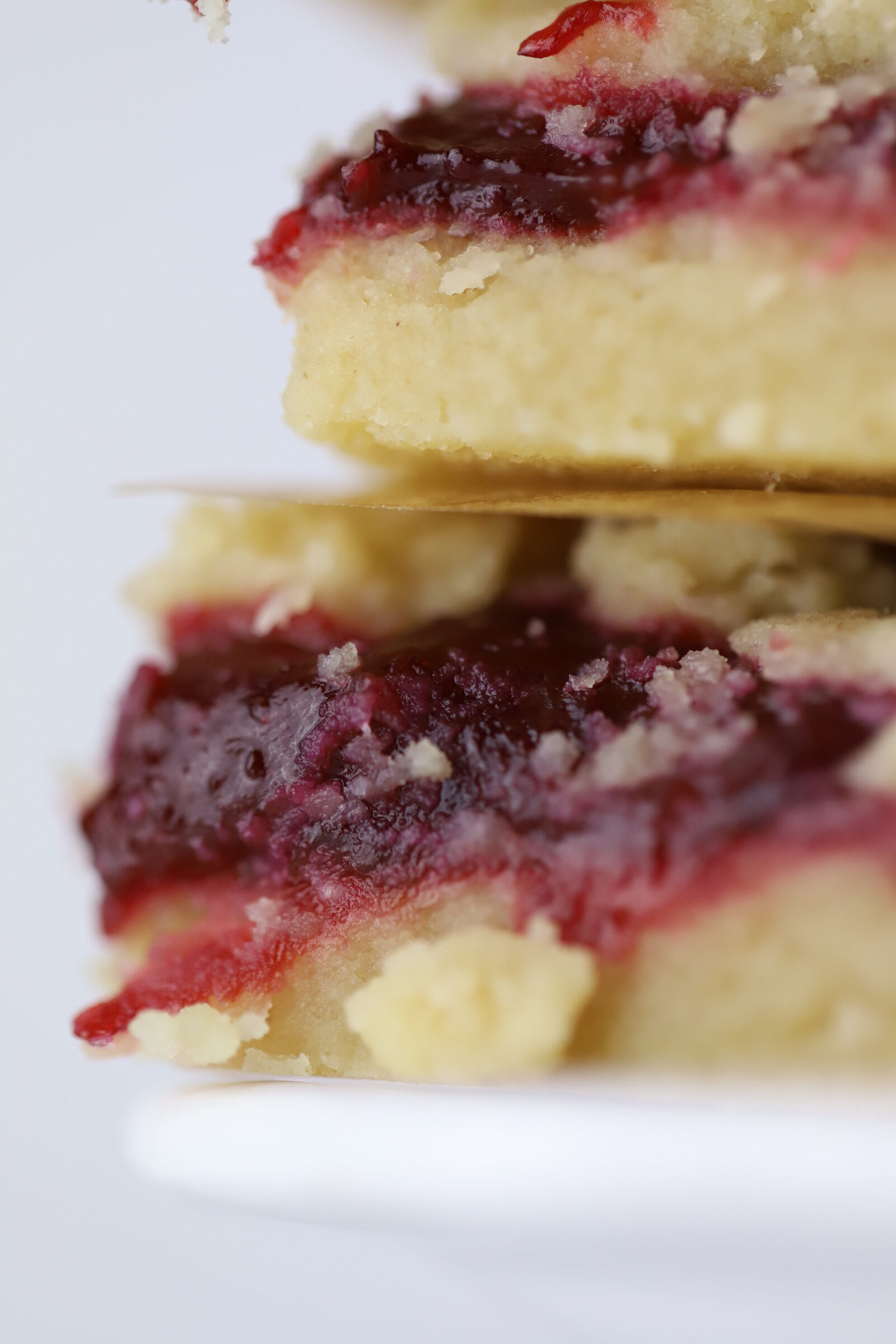 plum shortbread bar slice